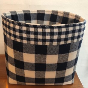 Multipose- kurv i ternet stof