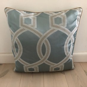 Pude /Sofapude / Designpude med Cirkler i lys gr�n farve.