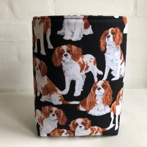 Multipose/kurv  i bomuldsstof med sde sm King Charles Spaniels