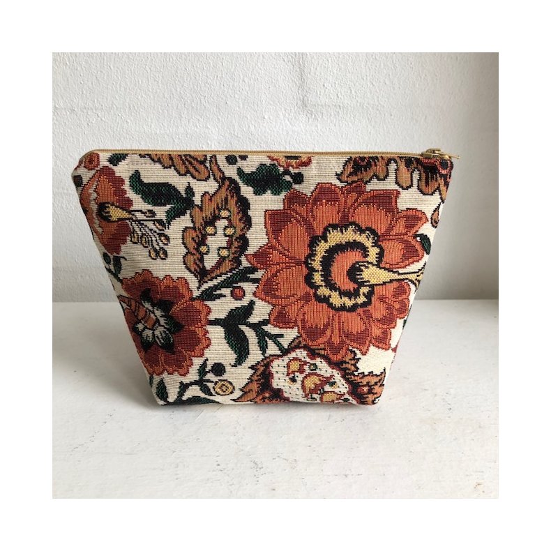 Kosmetikpung , makeup taske i gobelin med orange blomster.