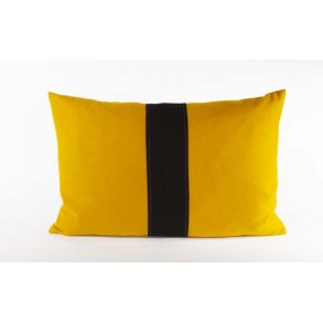 Designpude i l�kker uld karrygul med sort stribe