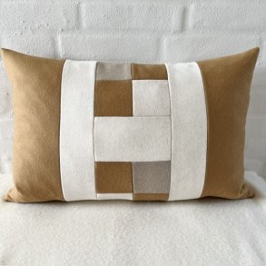  Pude , sofapude , designpude i beige uld med H .