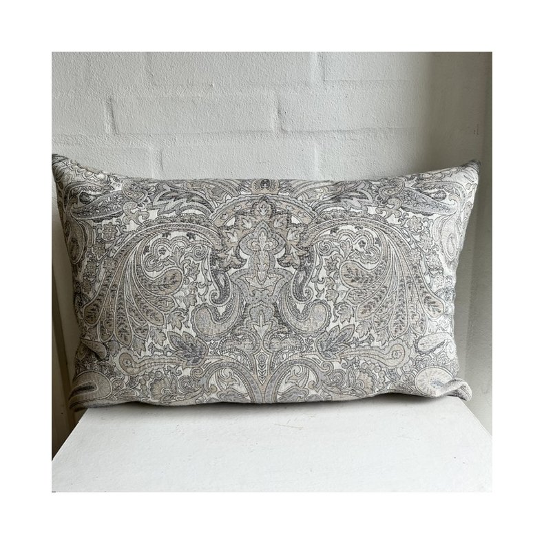 Pude , sofapude , designpude i kraftigt stof i gr� , beige og lyse farver.