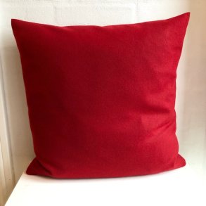 Pude / sofapude / designpude i mrkerd uld.