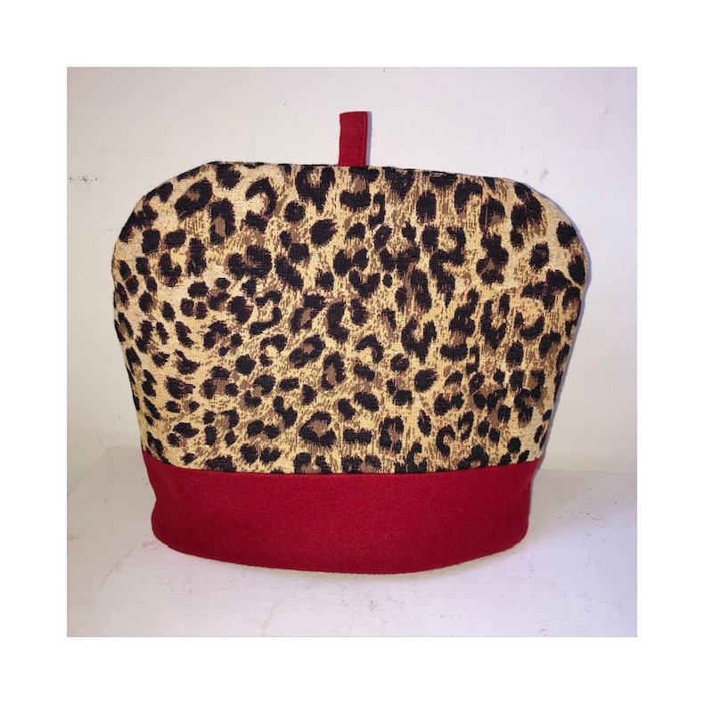 Tehtte , tevarmer i gobelin med leopard mnster og rd uld.