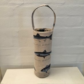 Vinkler / snapsekler med hank i lyst beige stof med motiver af forskellige fisk